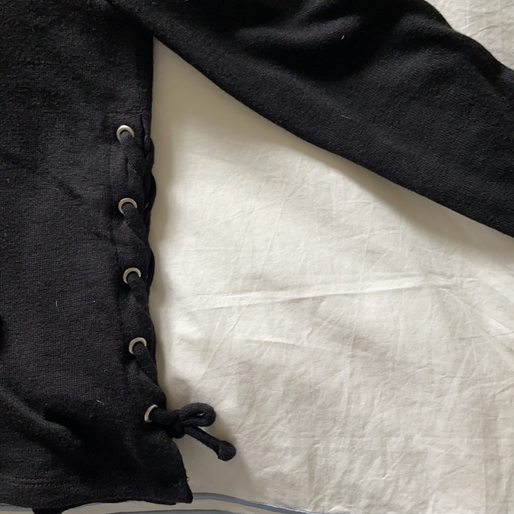 Long-sleeve - Picture 2 of 3